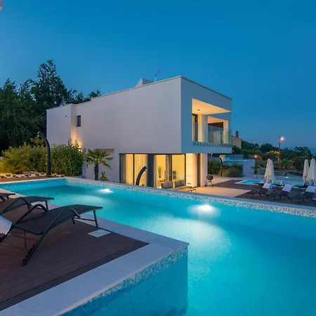 Vakantiehuis In With Swimming Pool Ičići